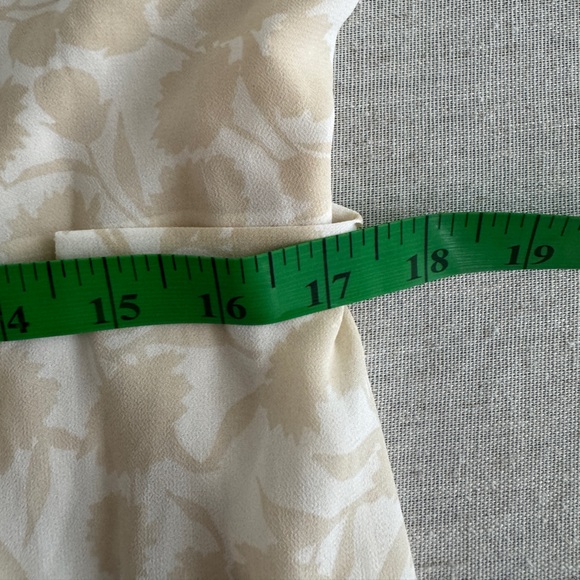 EUC Gal Meets Glam Esther Elegant Cream Floral Dress - Picture 11 of 11